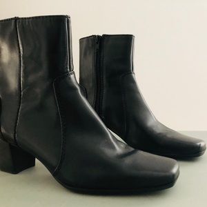 Women’s classic black dress boot